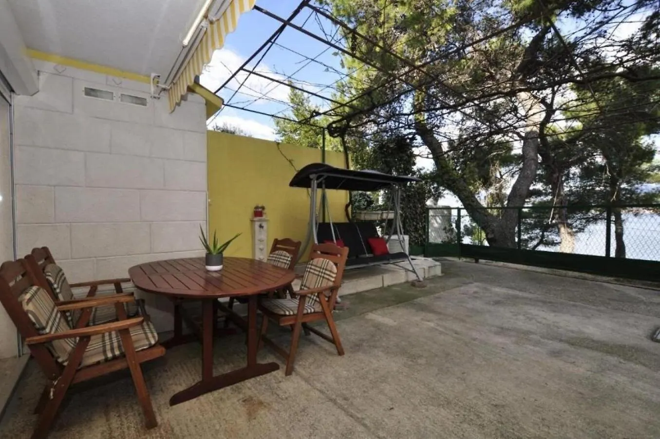 Apartments Eden Slatine Croatia