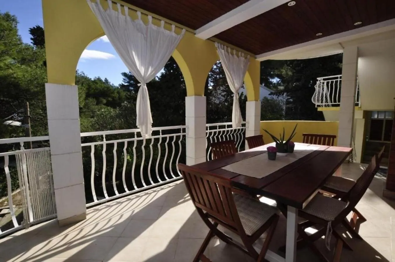 Apartments Eden Slatine Croatia