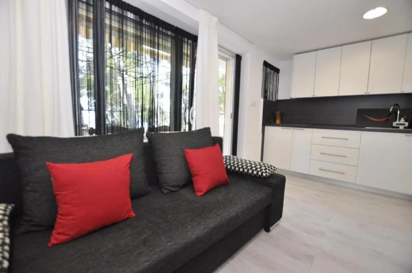Apartments Eden Slatine